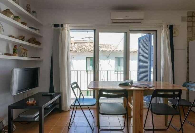 Family Flat With Parking Near Beach