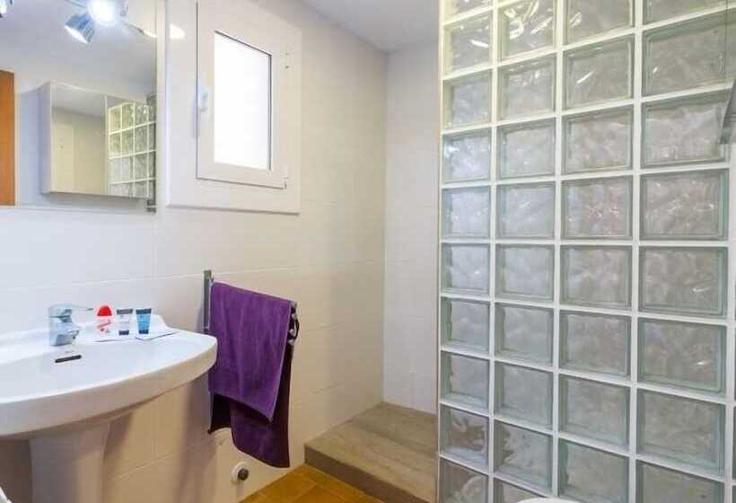 Family Flat With Parking Near Beach