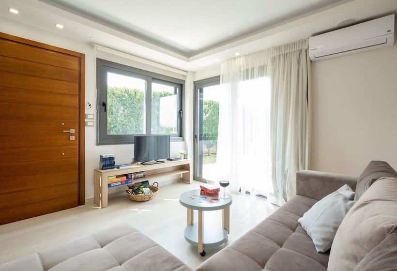 Studio Verde Glaros W. Outdoors, Near The Beach