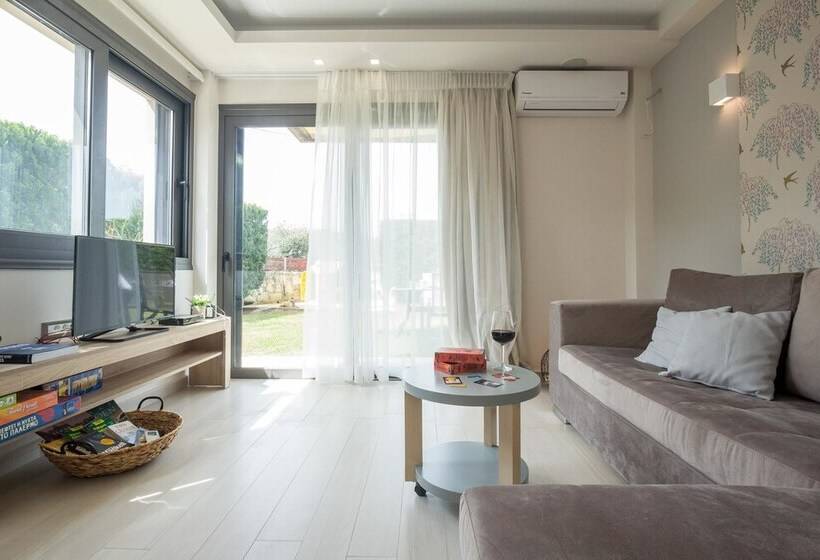 Studio Verde Glaros W. Outdoors, Near The Beach