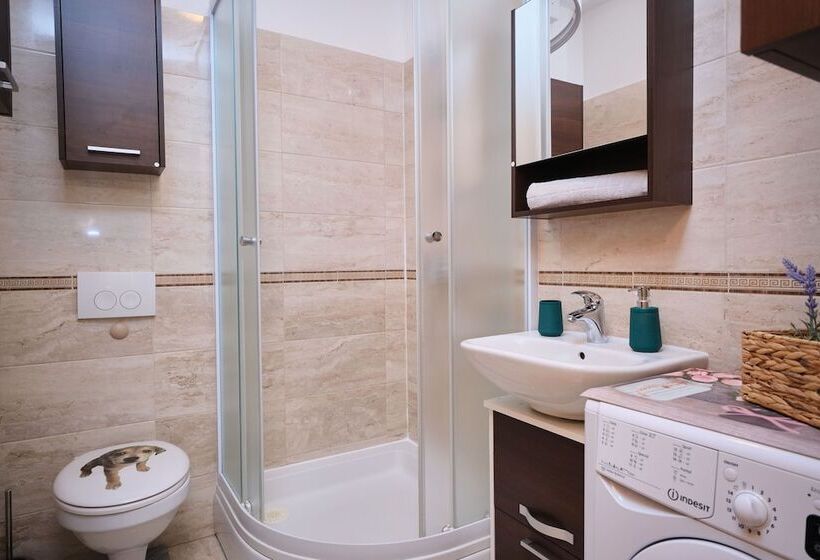 Seaview Apartment Kia By Litto