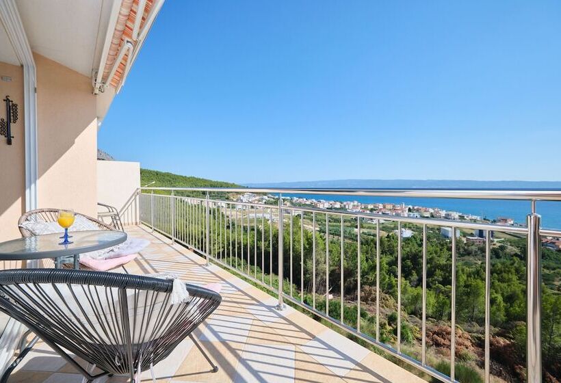 Seaview Apartment Kia By Litto