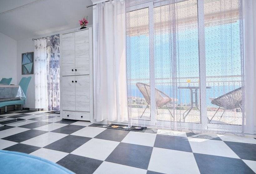 Seaview Apartment Kia By Litto