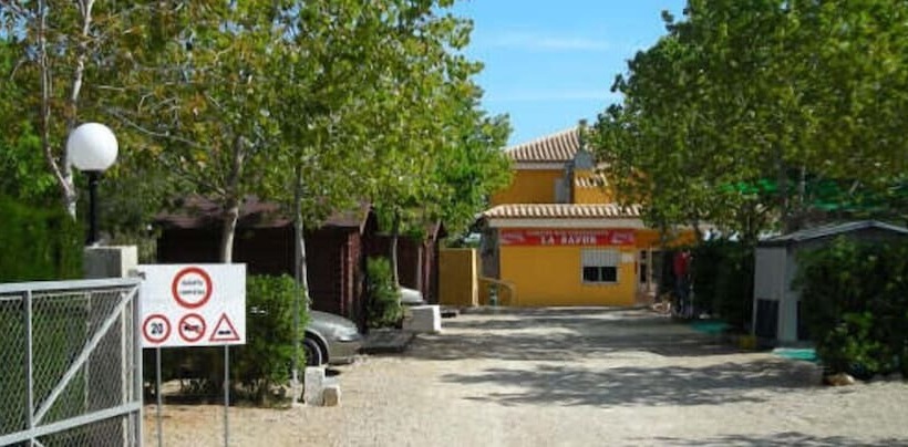 فندق Cabañas Y Bungalows La Falaguera
