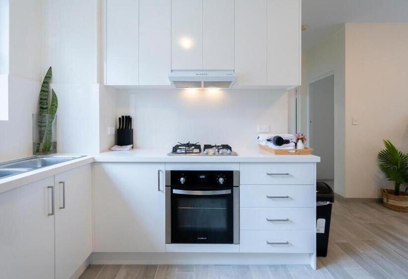 Lotus Stay Manly   Apartment 29b