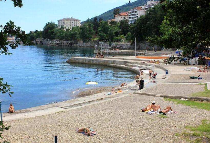 پانسیون Apartments & Rooms Ribarić