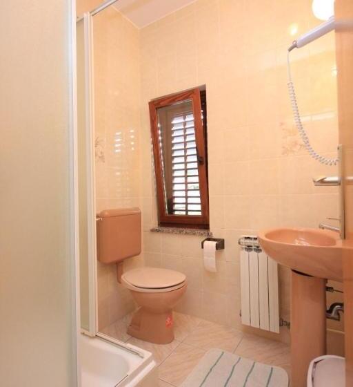 پانسیون Apartments & Rooms Ribarić