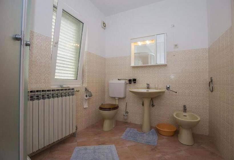 پانسیون Apartments & Rooms Ribarić