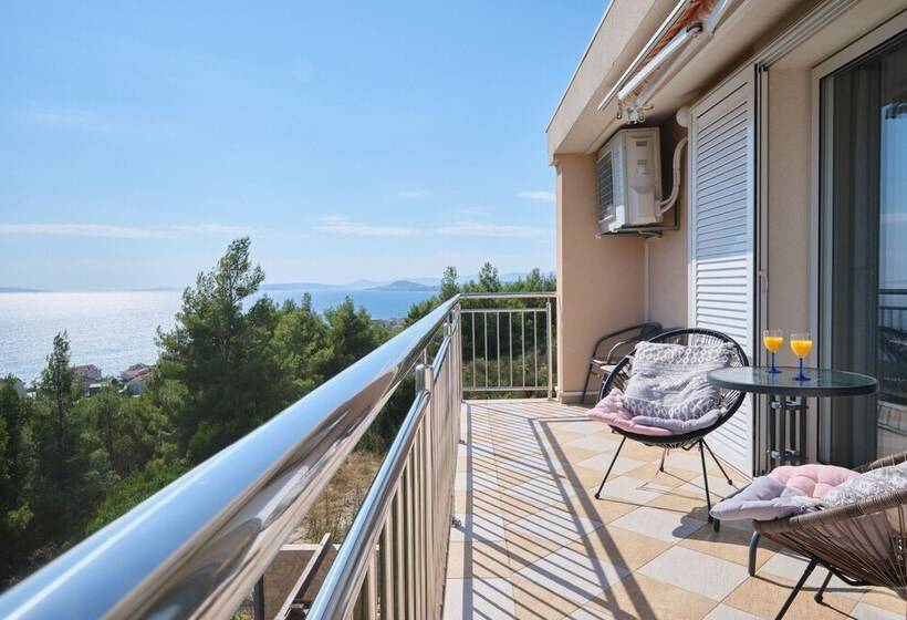 Seaview Apartment Kia By Litto