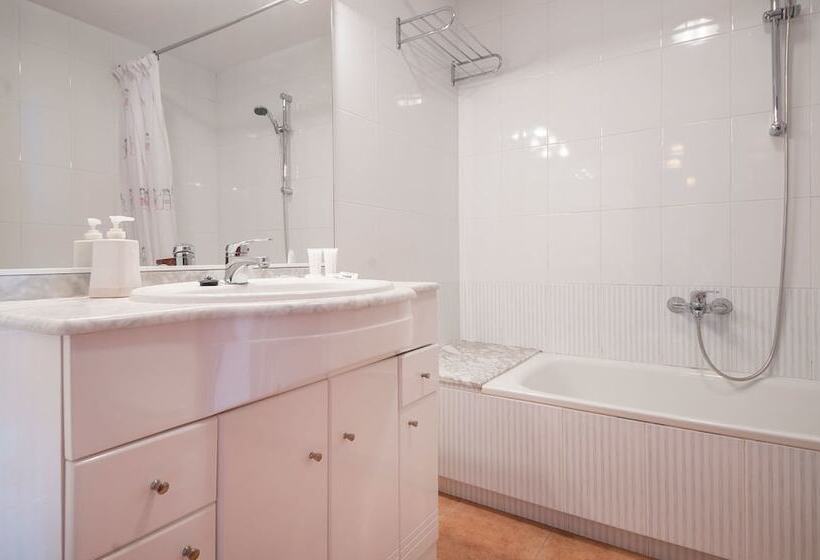 Semi Detached House 1