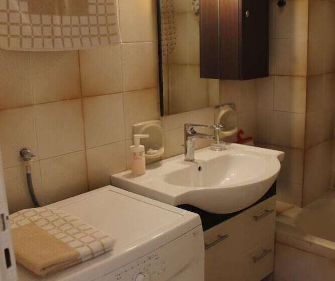 Spacy Stay Central Athinian Apartment