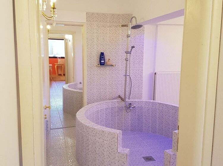 The Golden Brown Luxury Guesthouse