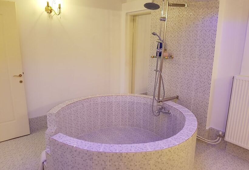 The Golden Brown Luxury Guesthouse