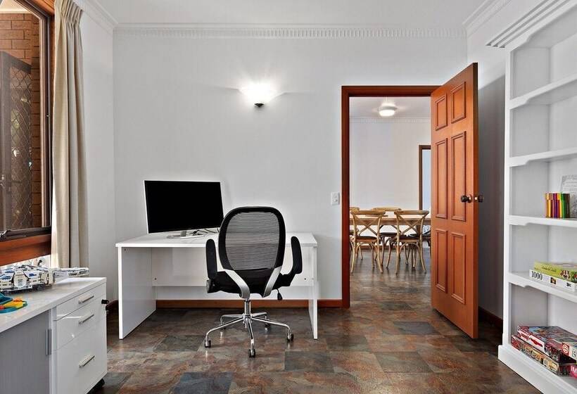 1 Gordon   Kenros Beach House