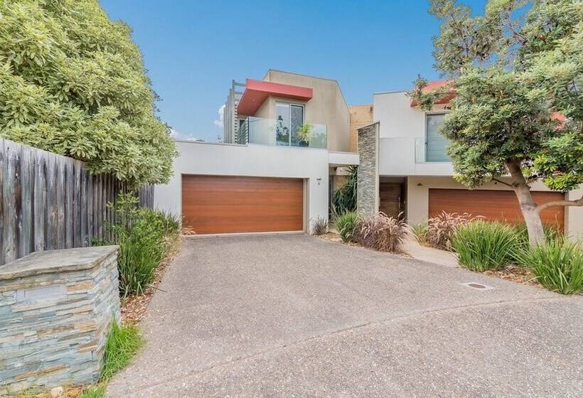 9 Charmandene Court, Cowes