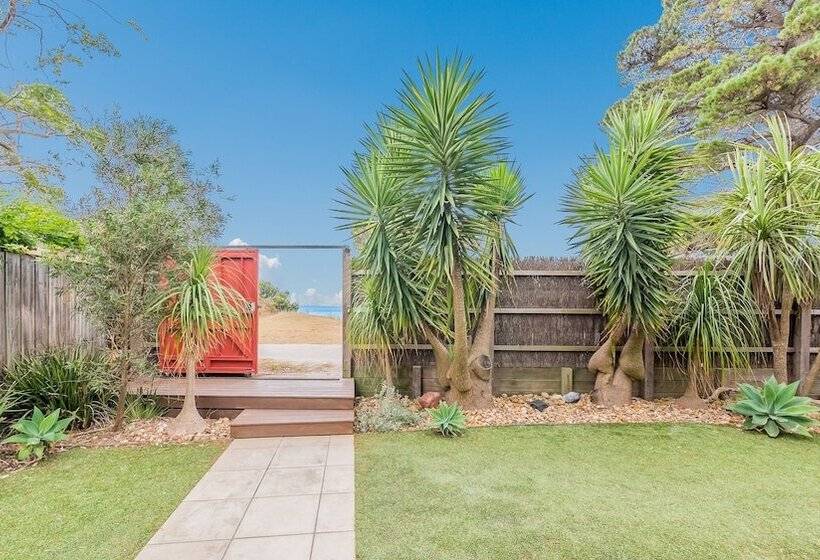 9 Charmandene Court, Cowes