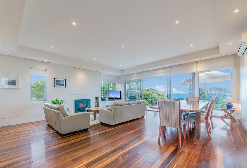 9 Charmandene Court, Cowes