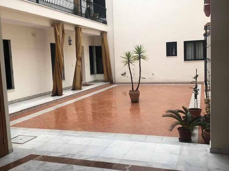 Apartamento En Pleno Centro De Marchena