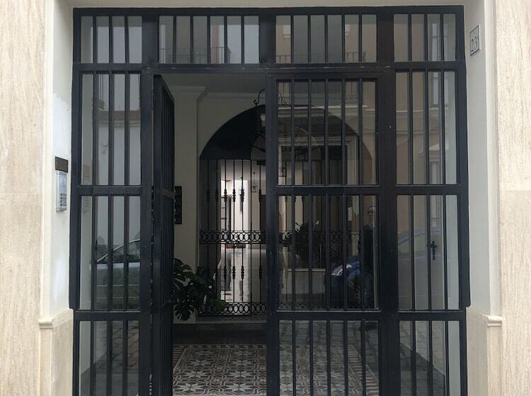 Apartamento En Pleno Centro De Marchena