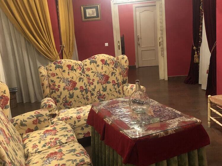 Apartamento En Pleno Centro De Marchena