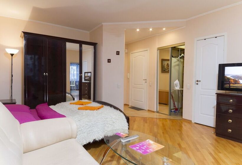 Apartment On Belkina 8b