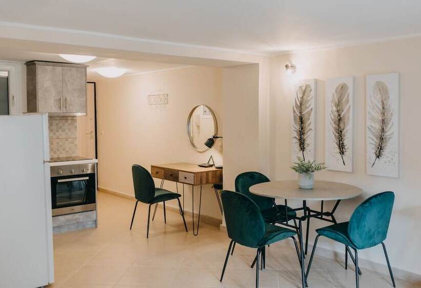 Best House, Central Luxury Apartment, Agiou Nikolaou, Patra