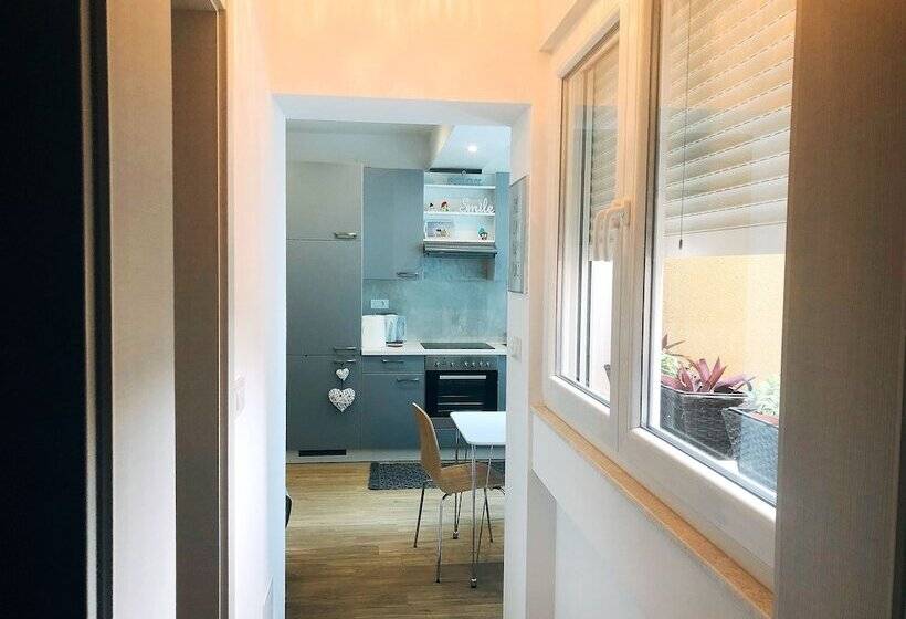 Brand New Suite Next To Palace & Beach