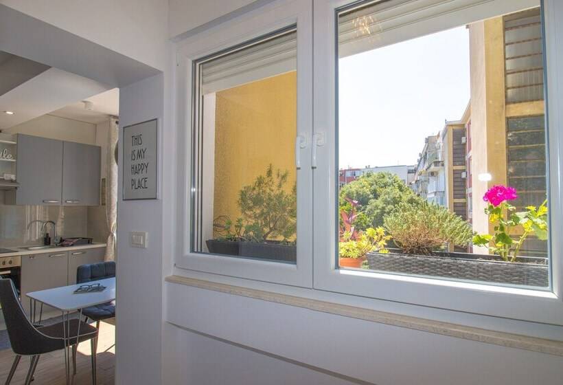 Brand New Suite Next To Palace & Beach