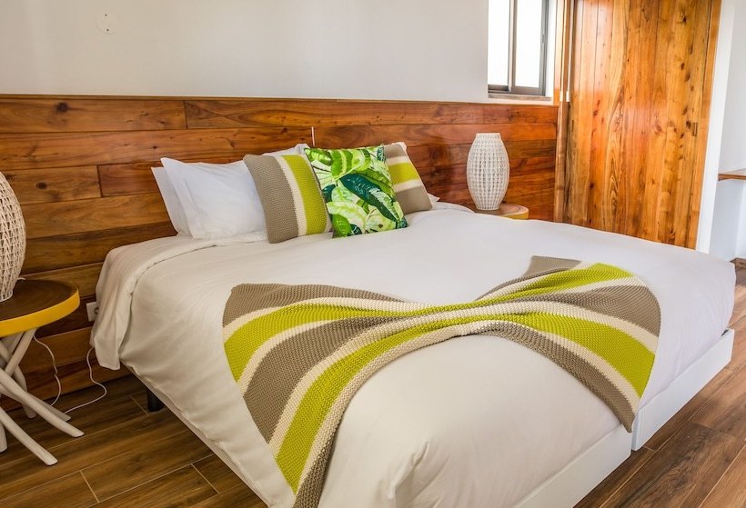 Casa Dos Lagos   Rral Nº 2187