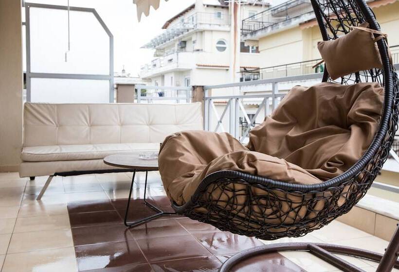 Gold Residences   Free Parking