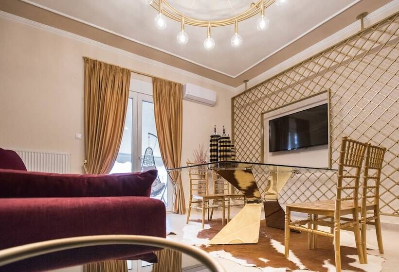 Gold Residences   Free Parking