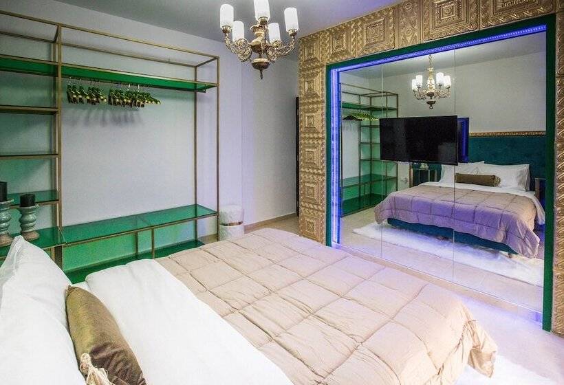 Gold Residences   Free Parking