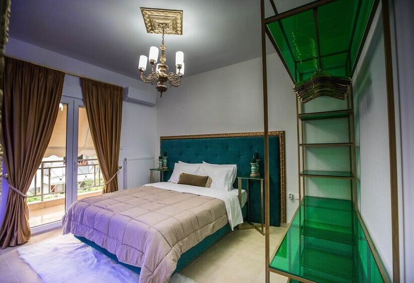 Gold Residences   Free Parking