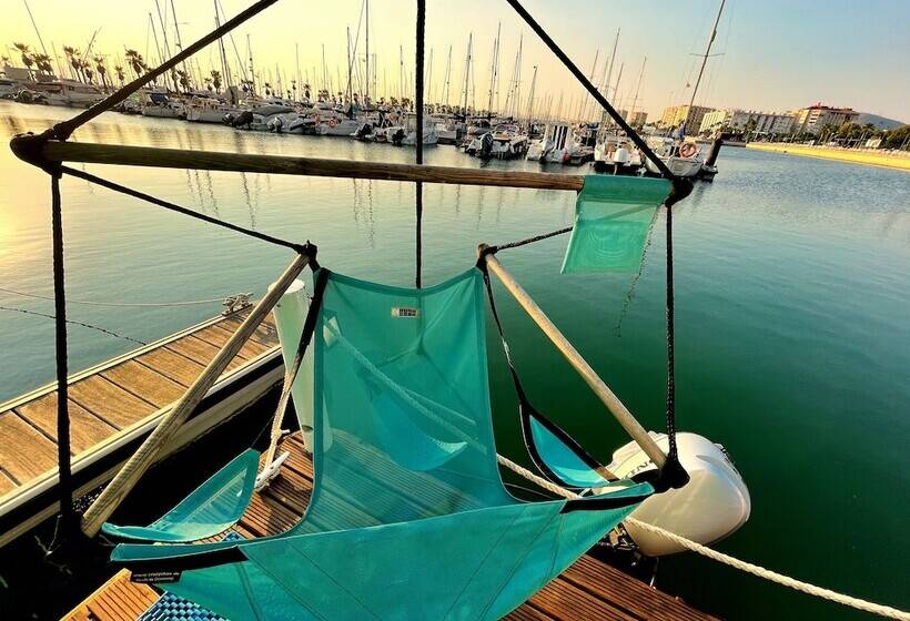 هتل Boat Haus Mediterranean Experience Alcaidesa  La Linea