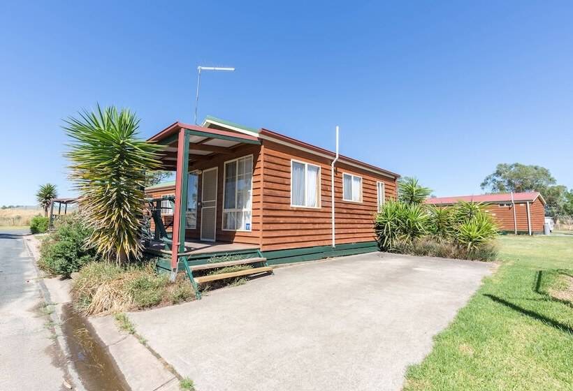 בית מלון כפרי Holbrook Motor Village