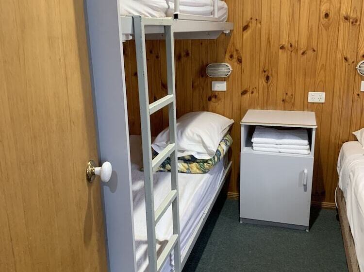 בית מלון כפרי Holbrook Motor Village