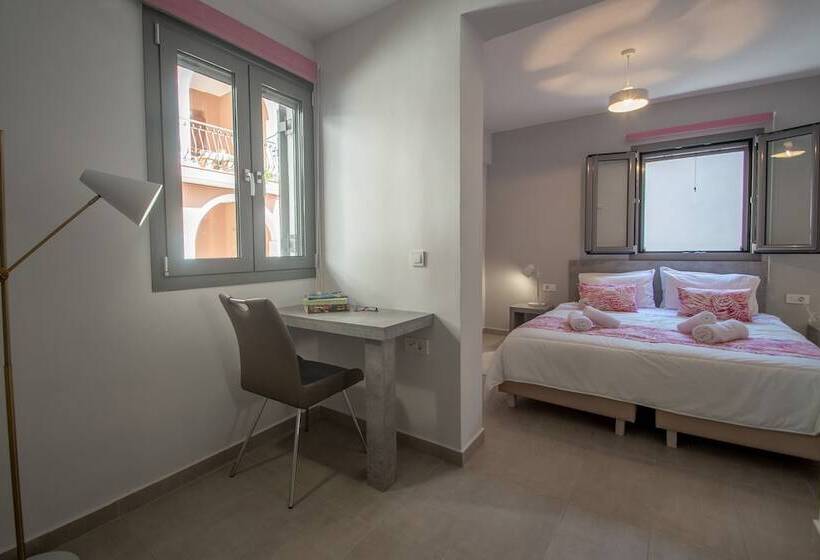 Ithaka Deluxe Home