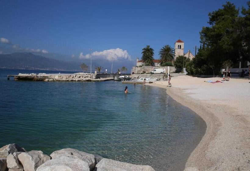Luxury House With Pool