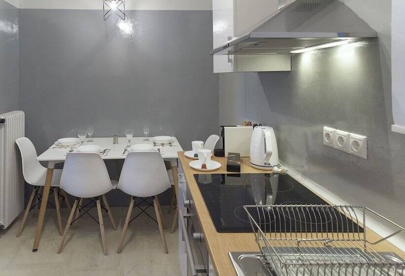 Penelope S Luxury Apartment