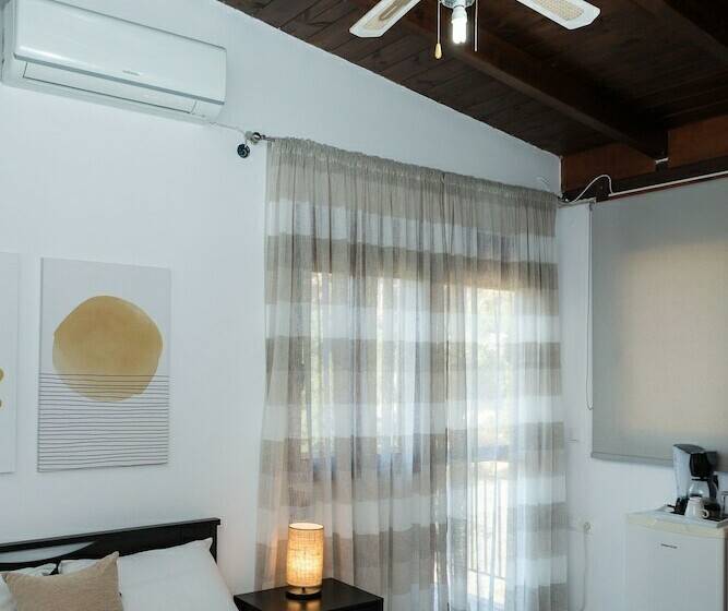 פנסיון En Plo Rooms