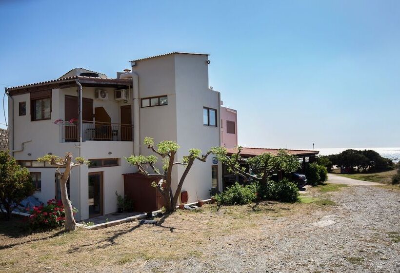 פנסיון En Plo Rooms