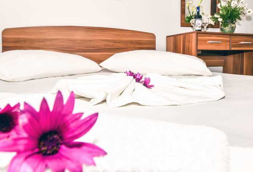 פנסיון En Plo Rooms