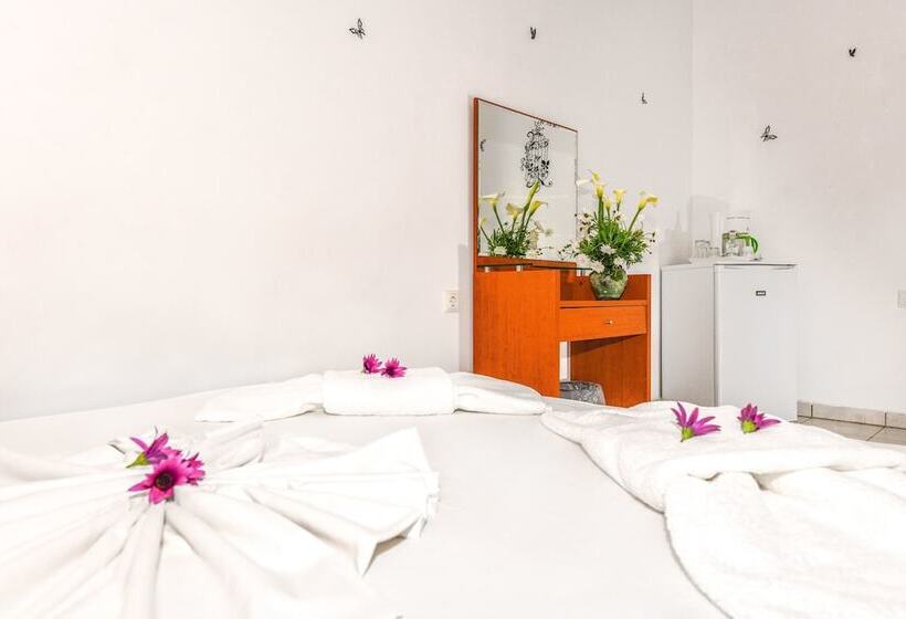 פנסיון En Plo Rooms