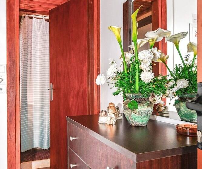 פנסיון En Plo Rooms