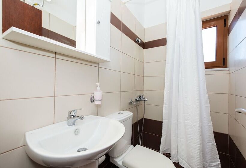 פנסיון En Plo Rooms