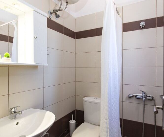 פנסיון En Plo Rooms