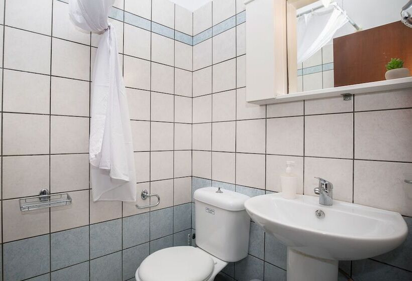 פנסיון En Plo Rooms