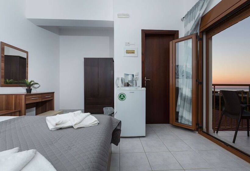 פנסיון En Plo Rooms