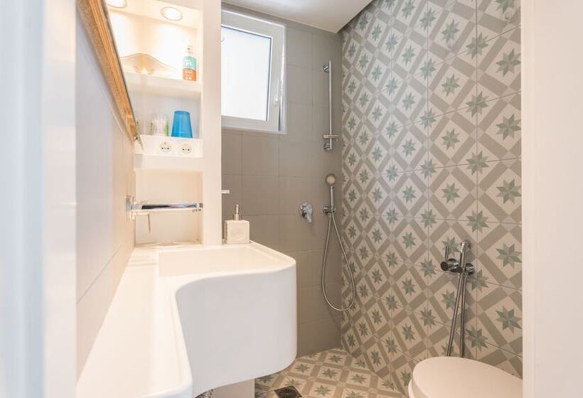 Seafront Penthouse Leo