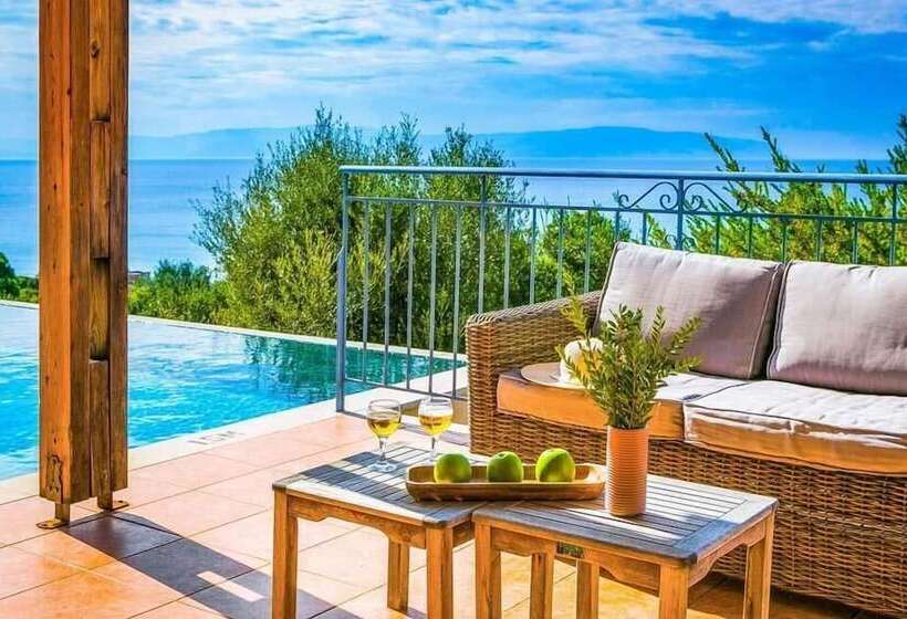 Villa Louloudia